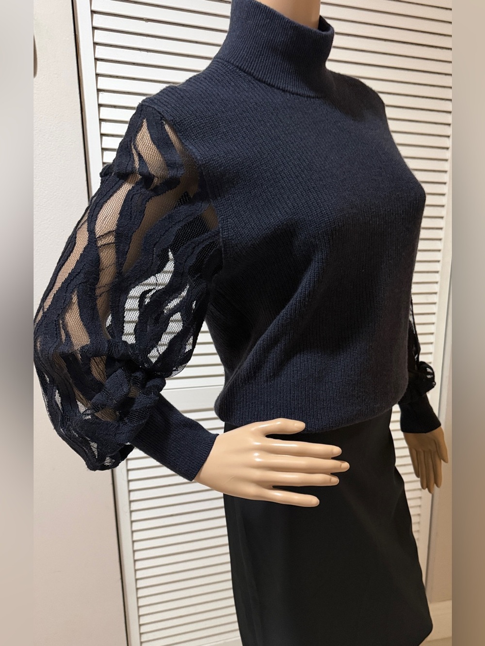 Peserico Cashmere Silk STUNNING Sweater Sheer Embroidered Sleeve Top IT 38